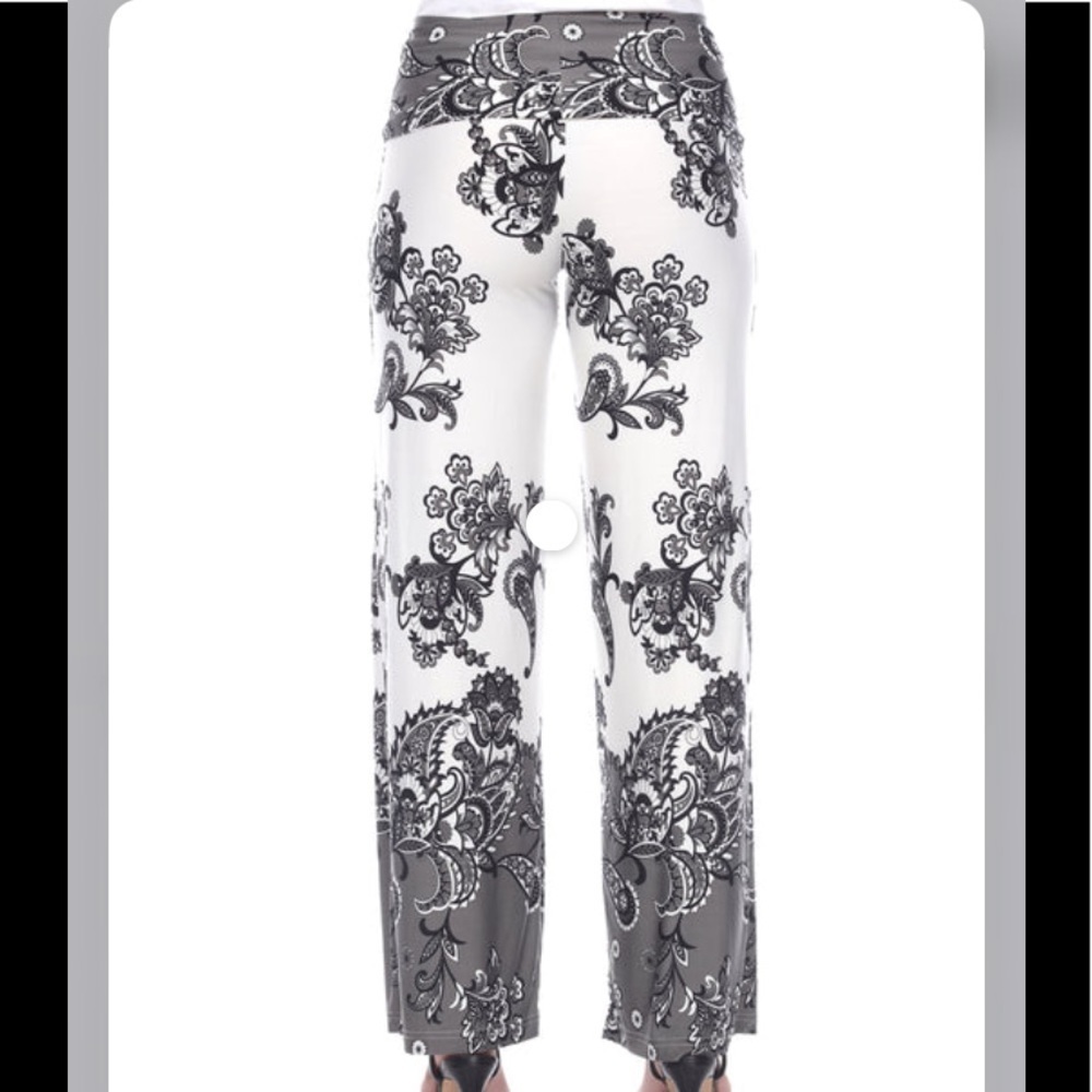 Floral Paisley Printed Palazzo Pants - White Mark e1. - Picture 4 of 11